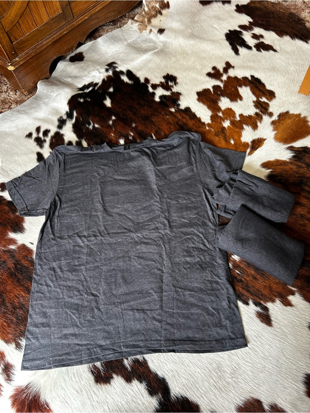 Gildan Men's Dark Gray Short-Sleeve Crew T-Shirt Buncle